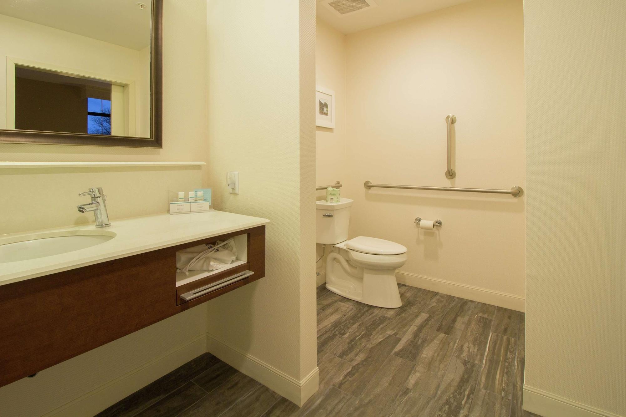 Hampton Inn & Suites Cazenovia, Ny Exteriör bild
