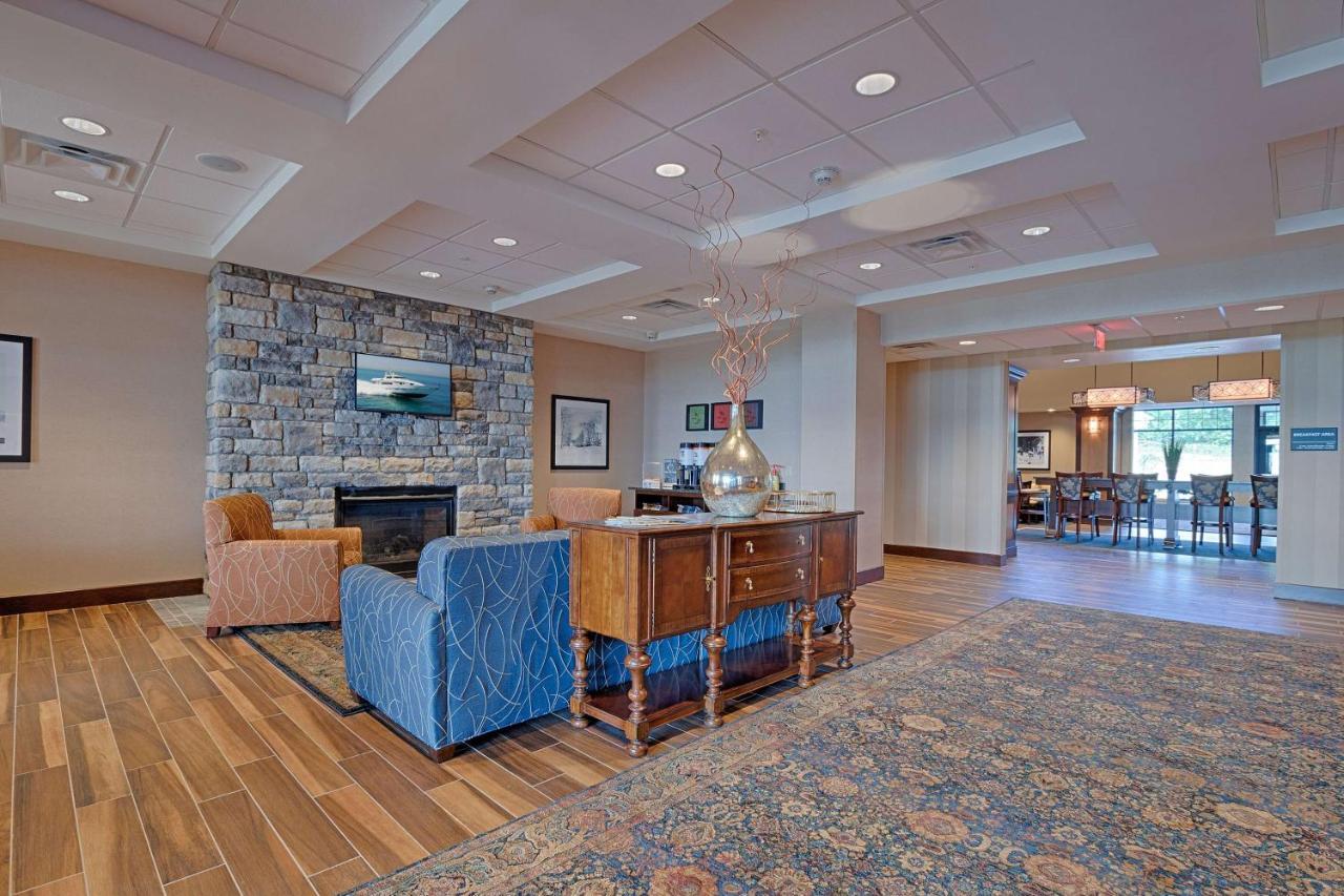 Hampton Inn & Suites Cazenovia, Ny Exteriör bild