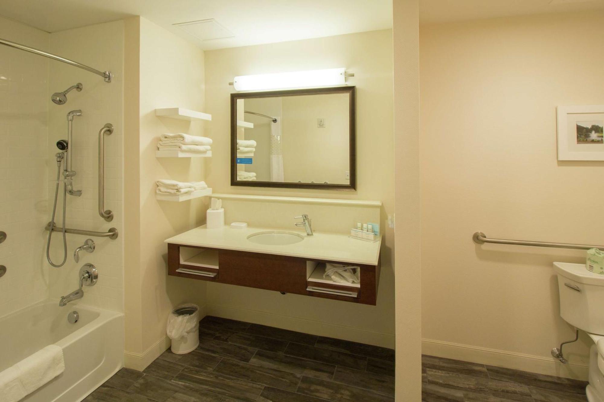 Hampton Inn & Suites Cazenovia, Ny Exteriör bild