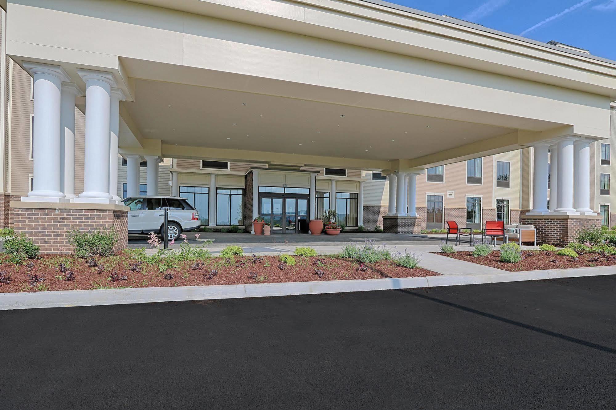 Hampton Inn & Suites Cazenovia, Ny Exteriör bild
