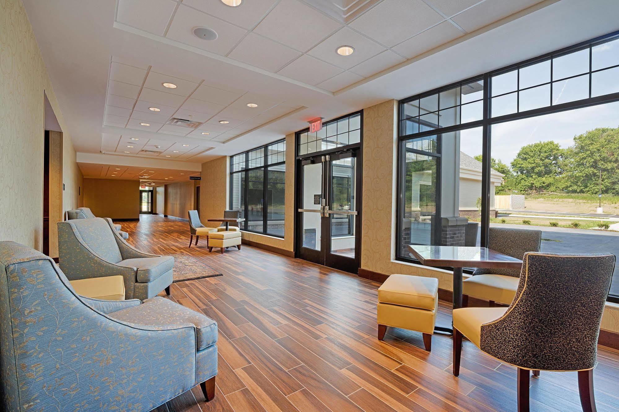 Hampton Inn & Suites Cazenovia, Ny Exteriör bild